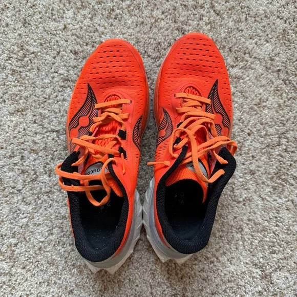 Men’s Saucony Hi Vis Orange Endorphin 4 Running Shoes - Picture 2 of 7